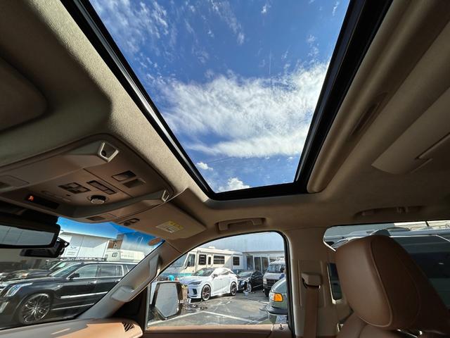 キャデラックエスカレード 　プラチナム　正規ディーラー車　アダクティブクルーズ　マグネティックライドコントロース　ナビ　地デジ　バック＆フロント＆全周囲カメラ　アップルカープレイ　ヘッドレスト＆フリップダウンモニター電動ステップ（51枚目）