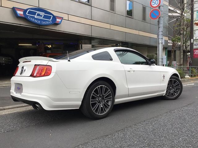 マスタング Ｖ８　ＧＴグラスルーフレッドホット　グラスルーフレッドホット／レッドレザーシート／１９インチＡＷ／ナビ／地デジ／ＥＴＣ／ＨＩＤ／バックカメラ／ディーラー車／Ｖ８／シートヒーター（7枚目）