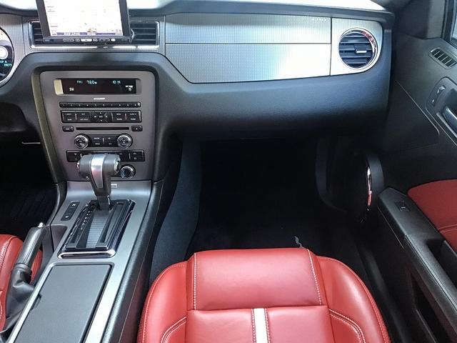 マスタング Ｖ８　ＧＴグラスルーフレッドホット　グラスルーフレッドホット／レッドレザーシート／１９インチＡＷ／ナビ／地デジ／ＥＴＣ／ＨＩＤ／バックカメラ／ディーラー車／Ｖ８／シートヒーター（11枚目）