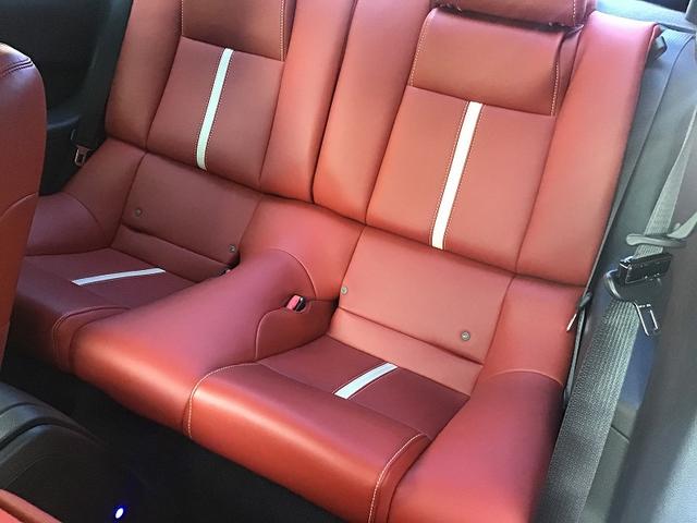 マスタング Ｖ８　ＧＴグラスルーフレッドホット　グラスルーフレッドホット／レッドレザーシート／１９インチＡＷ／ナビ／地デジ／ＥＴＣ／ＨＩＤ／バックカメラ／ディーラー車／Ｖ８／シートヒーター（16枚目）