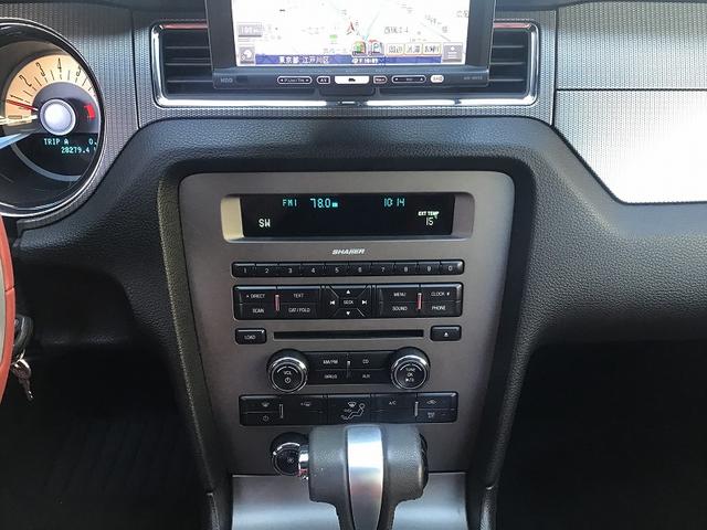 マスタング Ｖ８　ＧＴグラスルーフレッドホット　グラスルーフレッドホット／レッドレザーシート／１９インチＡＷ／ナビ／地デジ／ＥＴＣ／ＨＩＤ／バックカメラ／ディーラー車／Ｖ８／シートヒーター（20枚目）