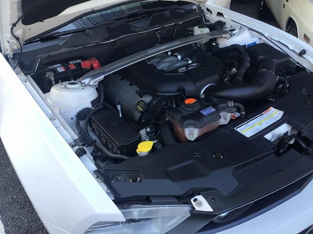 マスタング Ｖ８　ＧＴグラスルーフレッドホット　グラスルーフレッドホット／レッドレザーシート／１９インチＡＷ／ナビ／地デジ／ＥＴＣ／ＨＩＤ／バックカメラ／ディーラー車／Ｖ８／シートヒーター（33枚目）