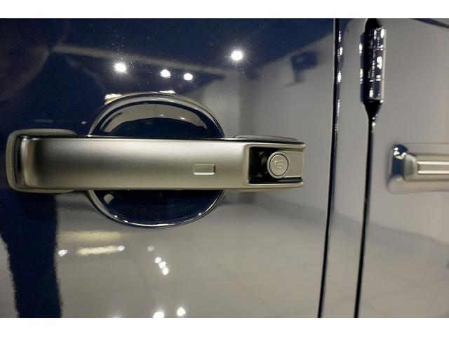 Ｇクラス Ｇ４５０ｄ　ＡＭＧラインパッケージ　Ｅｄｉｔｉｏｎ　ＭＡＮＵＦＡＫＴＵＲ　Ｉｃｏｎ　限定車　ダークブルー　ナイトＰＫＧ　オブシディアンブラックルーフ／バンパーホイールアーチ／ランニングボード　ＭＡＮＵＦＡＫＴＵＲプログラムプラス（12枚目）