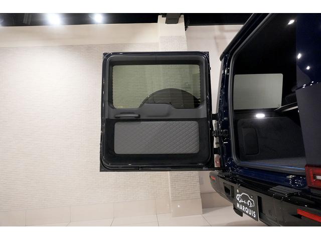 Ｇクラス Ｇ４５０ｄ　ＡＭＧラインパッケージ　Ｅｄｉｔｉｏｎ　ＭＡＮＵＦＡＫＴＵＲ　Ｉｃｏｎ　限定車　ダークブルー　ナイトＰＫＧ　オブシディアンブラックルーフ／バンパーホイールアーチ／ランニングボード　ＭＡＮＵＦＡＫＴＵＲプログラムプラス（18枚目）