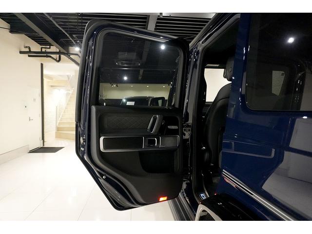 Ｇクラス Ｇ４５０ｄ　ＡＭＧラインパッケージ　Ｅｄｉｔｉｏｎ　ＭＡＮＵＦＡＫＴＵＲ　Ｉｃｏｎ　限定車　ダークブルー　ナイトＰＫＧ　オブシディアンブラックルーフ／バンパーホイールアーチ／ランニングボード　ＭＡＮＵＦＡＫＴＵＲプログラムプラス（34枚目）