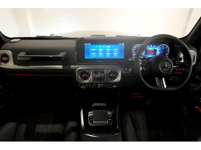 Gクラス G450d AMGラインパッケージ maqspeed 9 MANU+ ナイトPKG MBUX ダイヤステッチシート サンルーフ 純正20インチホイール インナーブラックレンズ Burmester3Dサウンド 温冷カップホルダー(4枚目)