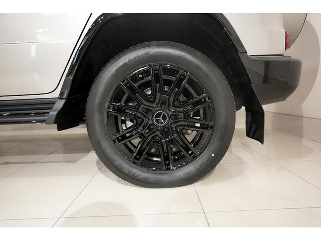 Gクラス G450d AMGラインパッケージ maqspeed 9 MANU+ ナイトPKG MBUX ダイヤステッチシート サンルーフ 純正20インチホイール インナーブラックレンズ Burmester3Dサウンド 温冷カップホルダー(9枚目)