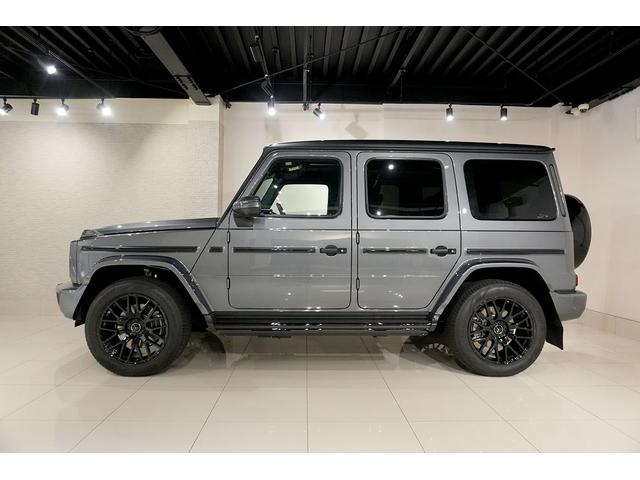 Gクラス G400d AMGライン ダークステルス ラグジュアリーPKG アダプティブダンピング 電動サイドステップ イージークローザー シートヒーター ドラレコ メモリー付パワーシート Burmesterサウンド サンルーフ(3枚目)