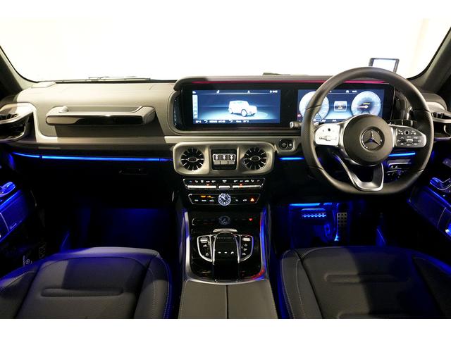 Gクラス G400d AMGライン ダークステルス ラグジュアリーPKG アダプティブダンピング 電動サイドステップ イージークローザー シートヒーター ドラレコ メモリー付パワーシート Burmesterサウンド サンルーフ(4枚目)