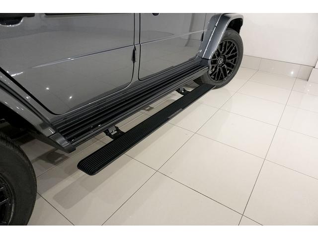 Gクラス G400d AMGライン ダークステルス ラグジュアリーPKG アダプティブダンピング 電動サイドステップ イージークローザー シートヒーター ドラレコ メモリー付パワーシート Burmesterサウンド サンルーフ(19枚目)