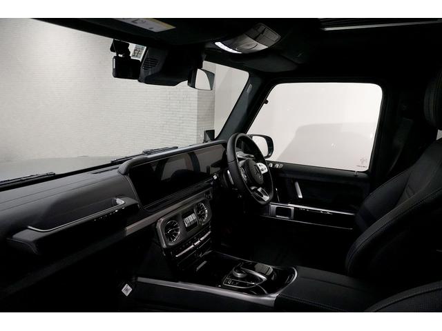 Gクラス G400d AMGライン ダークステルス ラグジュアリーPKG アダプティブダンピング 電動サイドステップ イージークローザー シートヒーター ドラレコ メモリー付パワーシート Burmesterサウンド サンルーフ(30枚目)