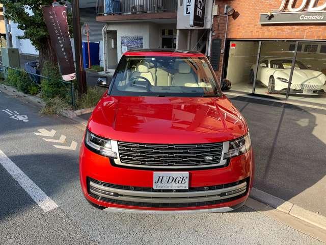 レンジローバー ＨＳＥ　Ｐ５３０　ロングホイールベース　アダプティブクルーズコントロールレーンキープアシストパーキングアシストサンルーフ・ガラスルーフアルミエアサスペンション電動リアゲートワンオーナー記録簿（4枚目）