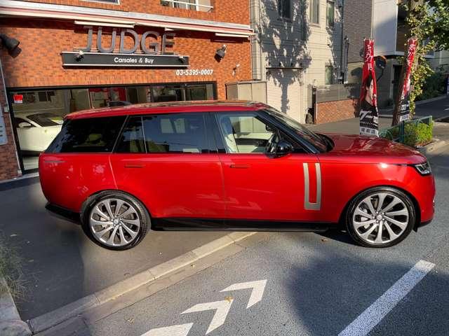 レンジローバー ＨＳＥ　Ｐ５３０　ロングホイールベース　アダプティブクルーズコントロールレーンキープアシストパーキングアシストサンルーフ・ガラスルーフアルミエアサスペンション電動リアゲートワンオーナー記録簿（8枚目）