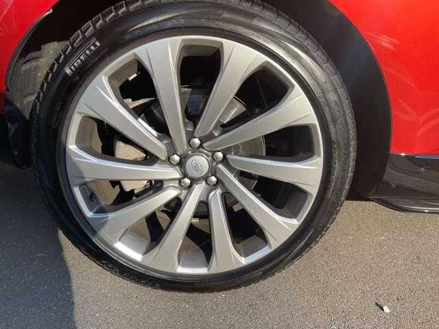 レンジローバー ＨＳＥ　Ｐ５３０　ロングホイールベース　アダプティブクルーズコントロールレーンキープアシストパーキングアシストサンルーフ・ガラスルーフアルミエアサスペンション電動リアゲートワンオーナー記録簿（10枚目）