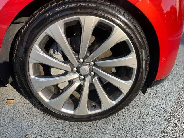 レンジローバー ＨＳＥ　Ｐ５３０　ロングホイールベース　アダプティブクルーズコントロールレーンキープアシストパーキングアシストサンルーフ・ガラスルーフアルミエアサスペンション電動リアゲートワンオーナー記録簿（12枚目）