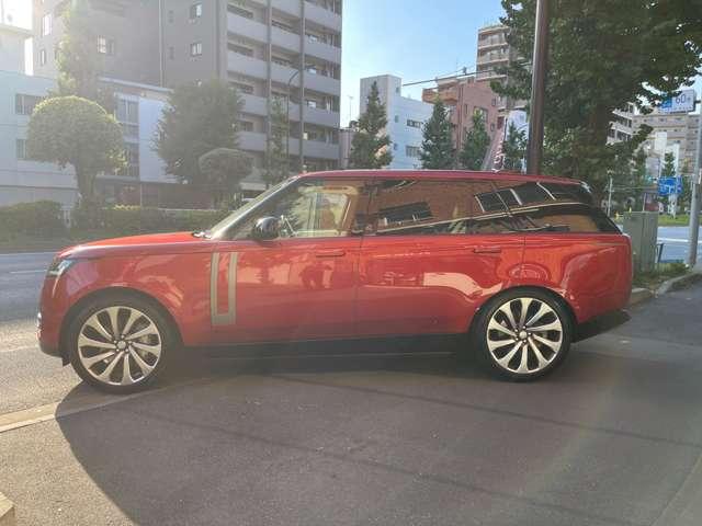 レンジローバー ＨＳＥ　Ｐ５３０　ロングホイールベース　アダプティブクルーズコントロールレーンキープアシストパーキングアシストサンルーフ・ガラスルーフアルミエアサスペンション電動リアゲートワンオーナー記録簿（13枚目）