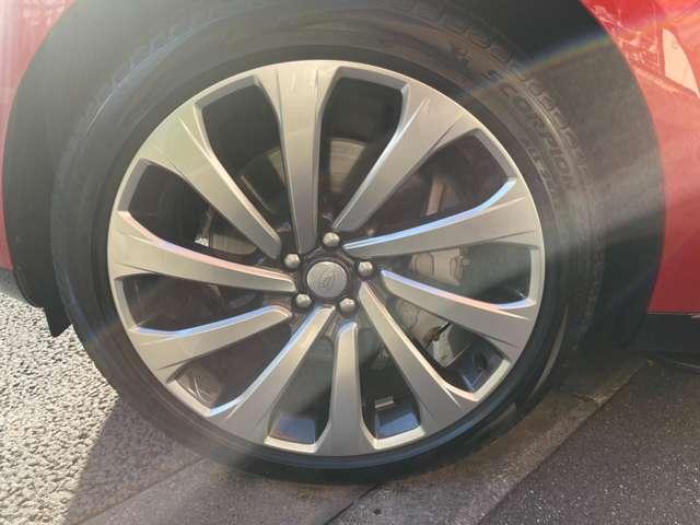 レンジローバー ＨＳＥ　Ｐ５３０　ロングホイールベース　アダプティブクルーズコントロールレーンキープアシストパーキングアシストサンルーフ・ガラスルーフアルミエアサスペンション電動リアゲートワンオーナー記録簿（15枚目）