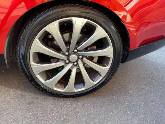レンジローバー ＨＳＥ　Ｐ５３０　ロングホイールベース　アダプティブクルーズコントロールレーンキープアシストパーキングアシストサンルーフ・ガラスルーフアルミエアサスペンション電動リアゲートワンオーナー記録簿（17枚目）