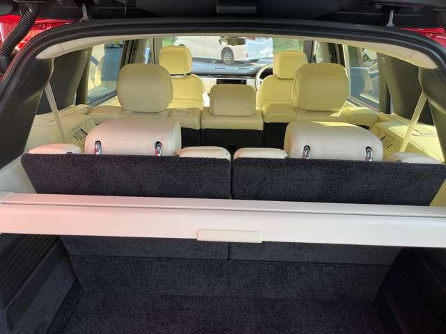 レンジローバー ＨＳＥ　Ｐ５３０　ロングホイールベース　アダプティブクルーズコントロールレーンキープアシストパーキングアシストサンルーフ・ガラスルーフアルミエアサスペンション電動リアゲートワンオーナー記録簿（27枚目）