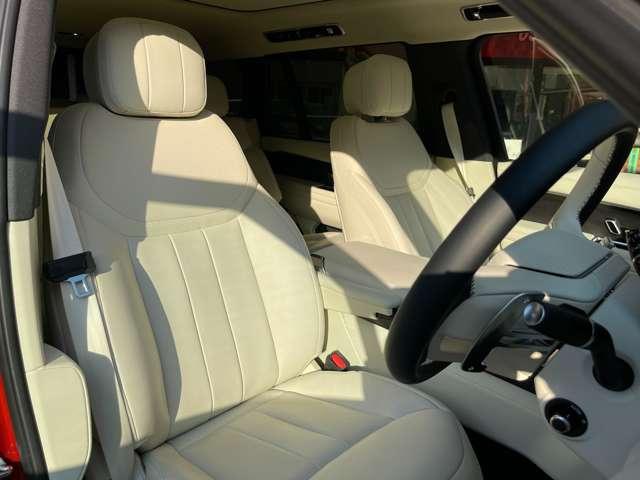 レンジローバー ＨＳＥ　Ｐ５３０　ロングホイールベース　アダプティブクルーズコントロールレーンキープアシストパーキングアシストサンルーフ・ガラスルーフアルミエアサスペンション電動リアゲートワンオーナー記録簿（36枚目）