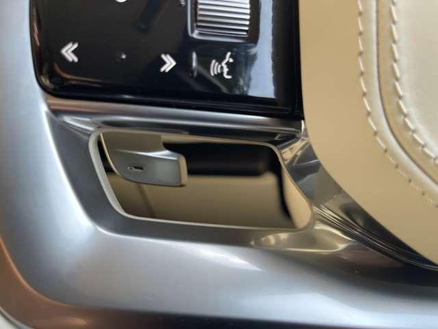 レンジローバー ＨＳＥ　Ｐ５３０　ロングホイールベース　アダプティブクルーズコントロールレーンキープアシストパーキングアシストサンルーフ・ガラスルーフアルミエアサスペンション電動リアゲートワンオーナー記録簿（39枚目）