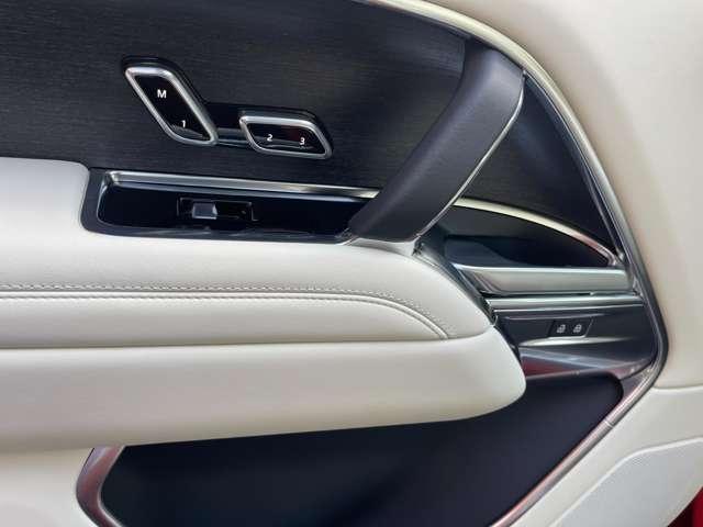 レンジローバー ＨＳＥ　Ｐ５３０　ロングホイールベース　アダプティブクルーズコントロールレーンキープアシストパーキングアシストサンルーフ・ガラスルーフアルミエアサスペンション電動リアゲートワンオーナー記録簿（49枚目）