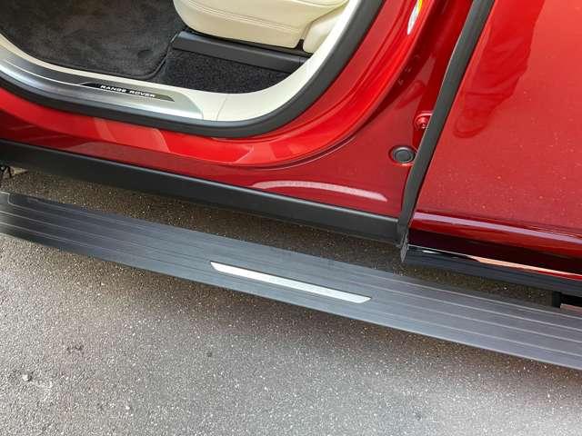 レンジローバー ＨＳＥ　Ｐ５３０　ロングホイールベース　アダプティブクルーズコントロールレーンキープアシストパーキングアシストサンルーフ・ガラスルーフアルミエアサスペンション電動リアゲートワンオーナー記録簿（50枚目）