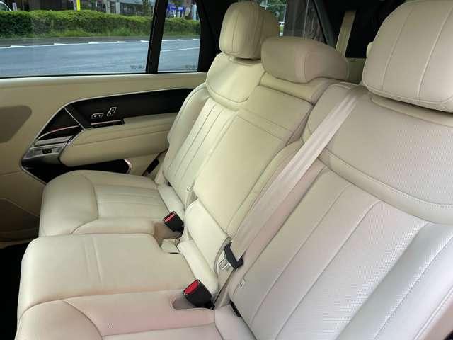 レンジローバー ＨＳＥ　Ｐ５３０　ロングホイールベース　アダプティブクルーズコントロールレーンキープアシストパーキングアシストサンルーフ・ガラスルーフアルミエアサスペンション電動リアゲートワンオーナー記録簿（53枚目）