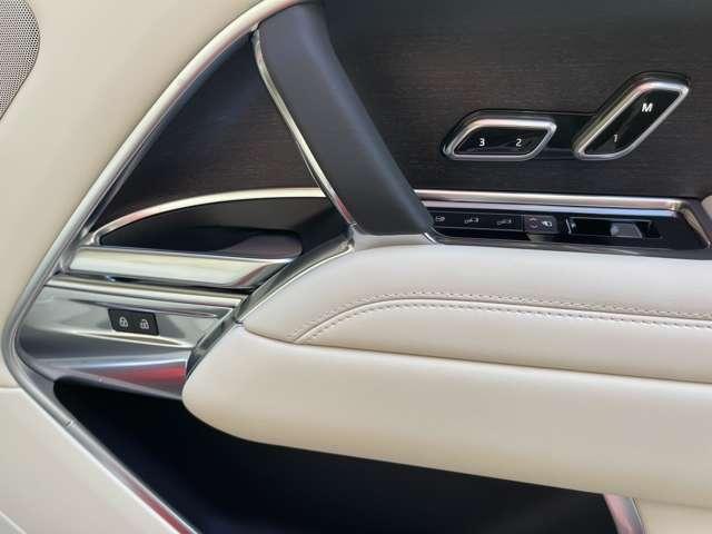 レンジローバー ＨＳＥ　Ｐ５３０　ロングホイールベース　アダプティブクルーズコントロールレーンキープアシストパーキングアシストサンルーフ・ガラスルーフアルミエアサスペンション電動リアゲートワンオーナー記録簿（57枚目）