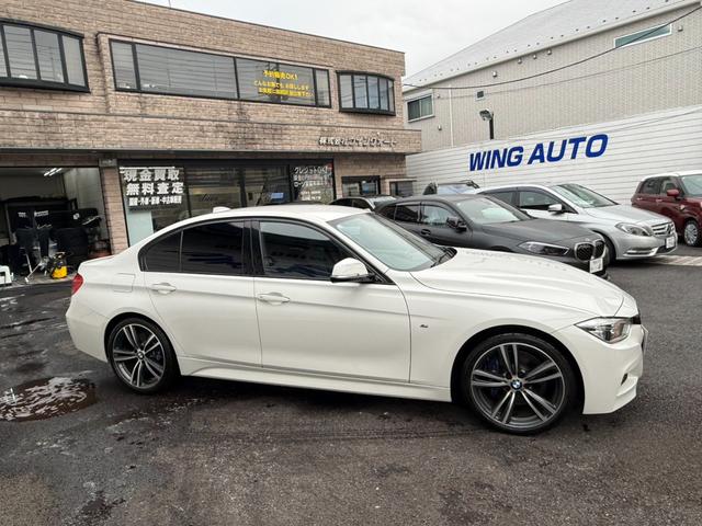 ３シリーズ ３２０ｉ　Ｍスポーツ　ＭＴマニュアル車　後期　ファストトラックパッケージ　１９ＡＷ　青ブレーキ（11枚目）