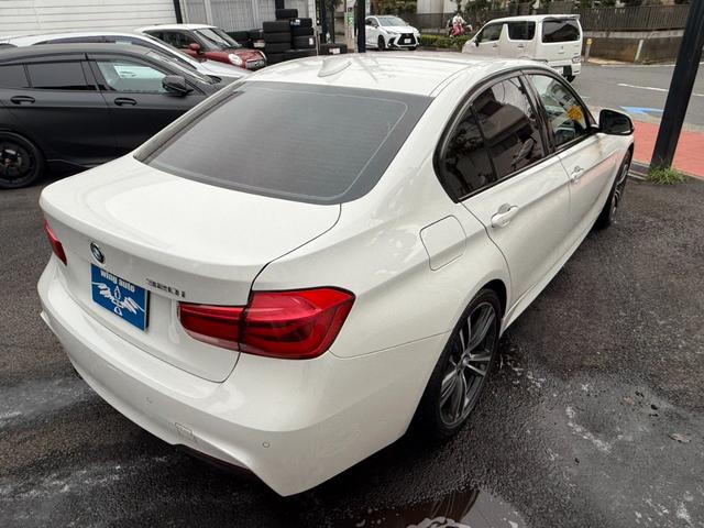 ３シリーズ ３２０ｉ　Ｍスポーツ　ＭＴマニュアル車　後期　ファストトラックパッケージ　１９ＡＷ　青ブレーキ（12枚目）