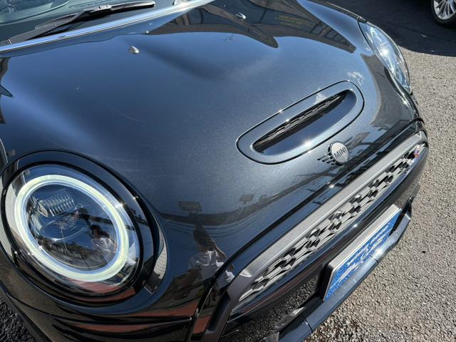 ＭＩＮＩ クーパーＳ　クラシック・トリム　オールブラック　黒革　黒ルーフ　黒エンブレム＆リング　黒ホイール（9枚目）