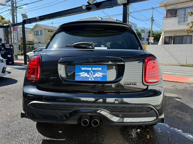 ＭＩＮＩ クーパーＳ　クラシック・トリム　オールブラック　黒革　黒ルーフ　黒エンブレム＆リング　黒ホイール（12枚目）