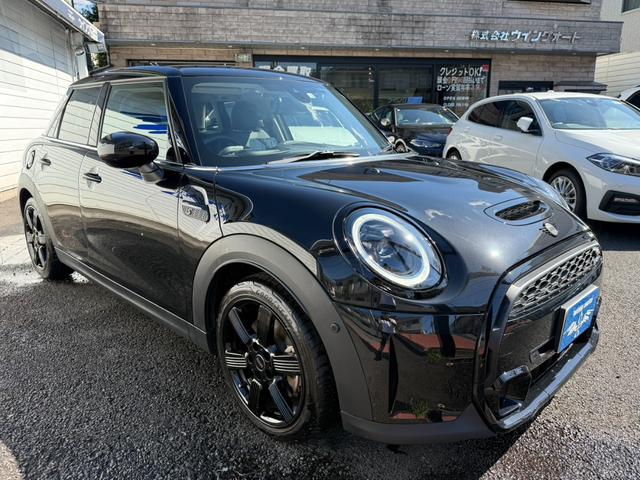 ＭＩＮＩ クーパーＳ　クラシック・トリム　オールブラック　黒革　黒ルーフ　黒エンブレム＆リング　黒ホイール（13枚目）