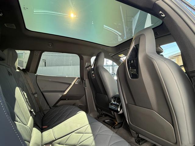 iX xDrive 50 ガラスルーフ B&Wサウンド Youtube(5枚目)