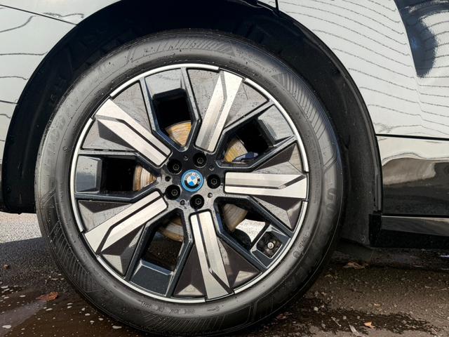 iX xDrive 50 ガラスルーフ B&Wサウンド Youtube(16枚目)