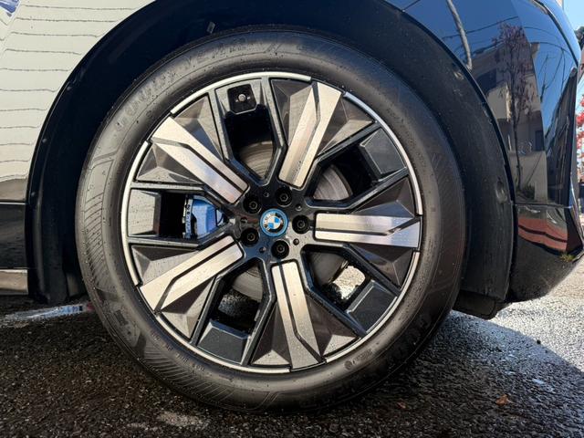 iX xDrive 50 ガラスルーフ B&Wサウンド Youtube(17枚目)