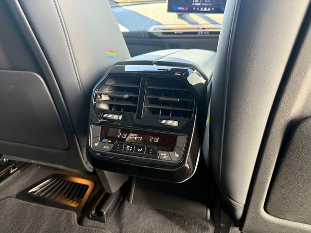 iX xDrive 50 ガラスルーフ B&Wサウンド Youtube(44枚目)