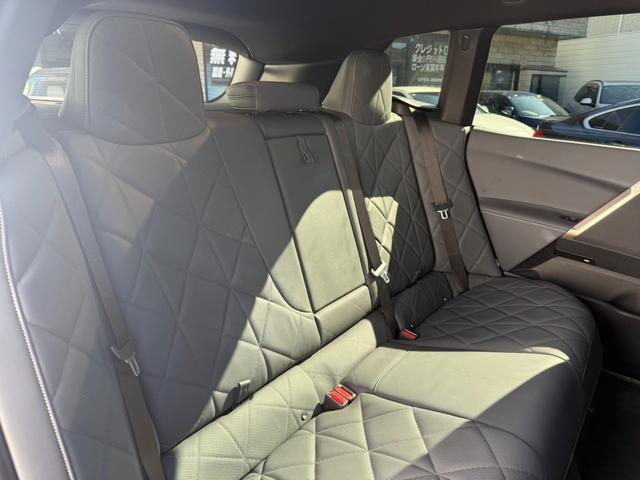 iX xDrive 50 ガラスルーフ B&Wサウンド Youtube(52枚目)