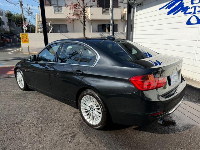 ３シリーズ ３２０ｉラグジュアリー　黒革　車検令和９年９月（10枚目）