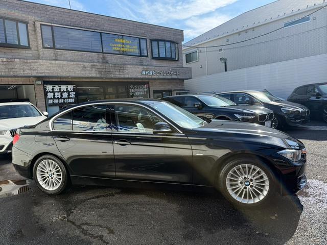 ３シリーズ ３２０ｉラグジュアリー　黒革　車検令和９年９月（12枚目）