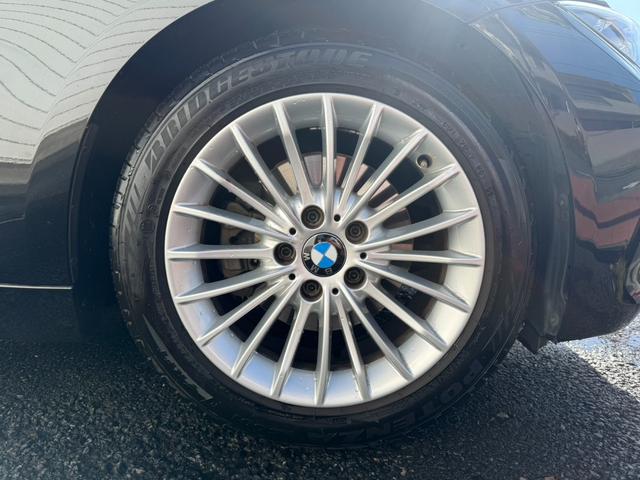 ３シリーズ ３２０ｉラグジュアリー　黒革　車検令和９年９月（13枚目）