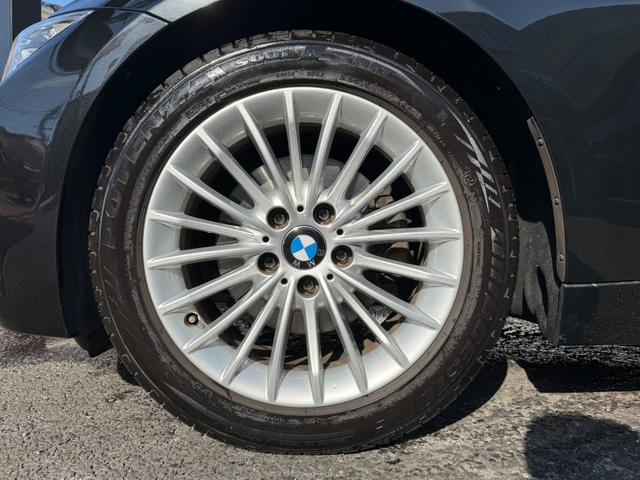 ３シリーズ ３２０ｉラグジュアリー　黒革　車検令和９年９月（14枚目）