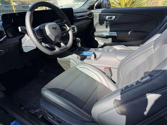 マスタング ＧＴ　レザーシート　格納電動ミラー　シートヒーター（6枚目）