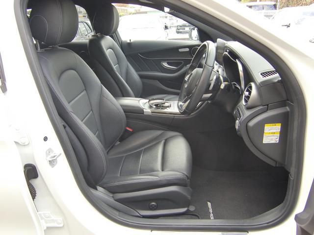 使用頻度の高い運転席も御覧のような綺麗な状態を保っております★便利なメモリー機能付のパワーシートですので、どんな体格にも合わせやすく、細かい調整可能です（＾＾