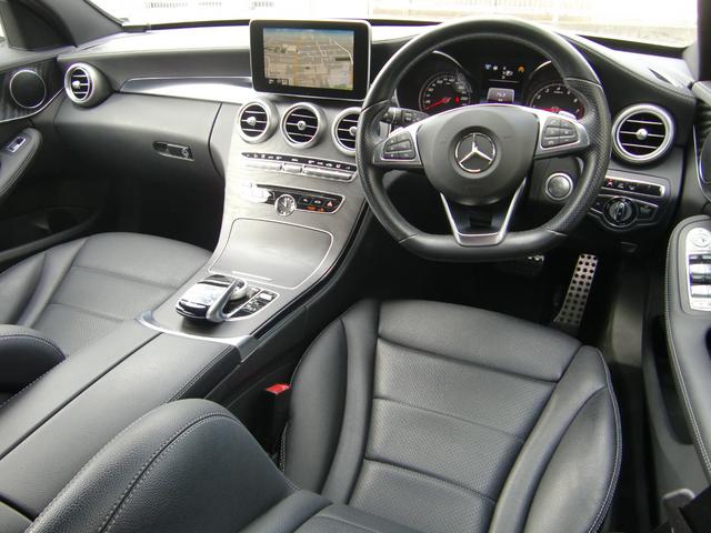 オーディオなどを直感操作で行える「ＣＯＭＭＡＮＤシステム」が進化致してタッチパッドが追加されました！アームレストの先がコントローラーとなって使いやすいです！