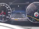 前車のスピードに合わせて追従する、ディストロニックプラスが装備されておりますので、高速道路の長距離移動も楽々快適です!