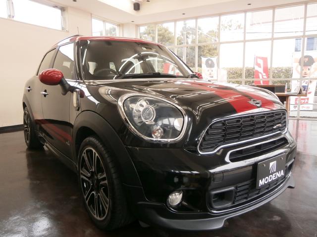 ＭＩＮＩ ジョンクーパーワークス　クロスオーバー　ＪＣＷフルエアロ　ＪＣＷステアリング　ＪＣＷ１８インチアルミホイール　インナーブラックアダプティブバイキセノンヘッドライト　ＥＴＣ　２１８馬力１．６ターボ　４ＷＤ　ＳＰＯＲＴモードスイッチ　ドラレコ（13枚目）