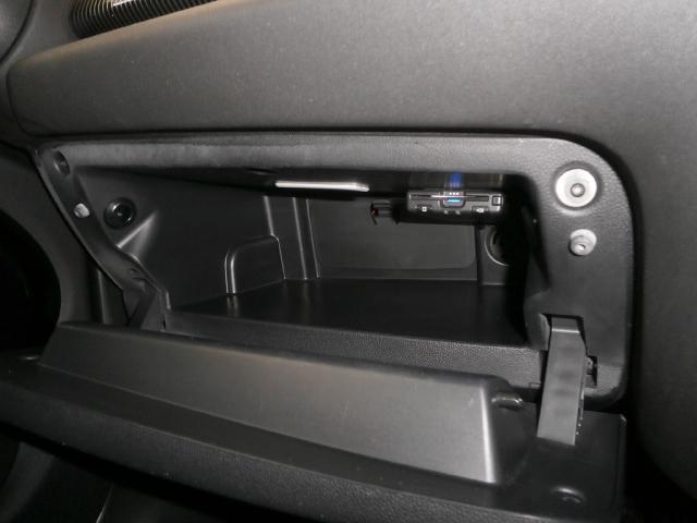ＭＩＮＩ クーパーＤ　６０イヤーズエディション　専用装備　特別仕様車　ブラウンレザーシート　シートヒーター　ユアーズレザーステアリング　純正ナビ　フルセグＴＶ　バックカメラ　ＥＴＣ　ユニオンジャックテール　専用１７インチアルミホイール　スマートキー（34枚目）