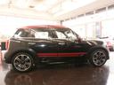 ＭＩＮＩ ジョンクーパーワークス　クロスオーバー　ＪＣＷフルエアロ　ＪＣＷステアリング　ＪＣＷ１８インチアルミホイール　インナーブラックアダプティブバイキセノンヘッドライト　ＥＴＣ　２１８馬力１．６ターボ　４ＷＤ　ＳＰＯＲＴモードスイッチ　ドラレコ（6枚目）